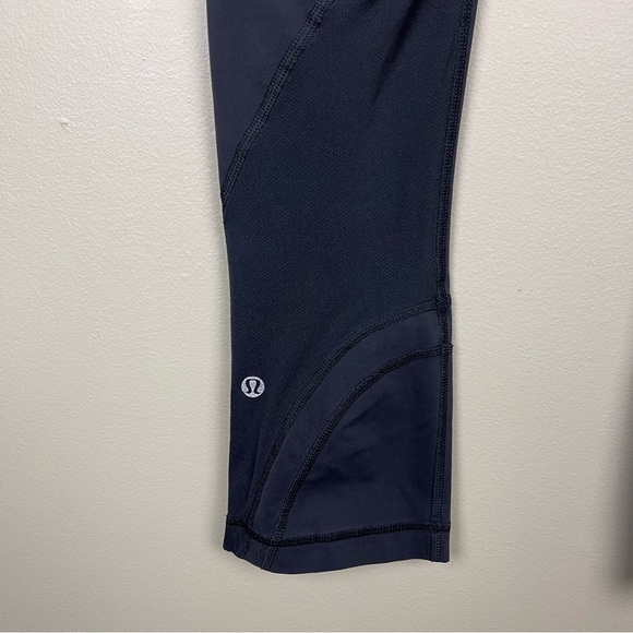 Lululemon Black Cropped Leggings Size 6 - Picture 5 of 7